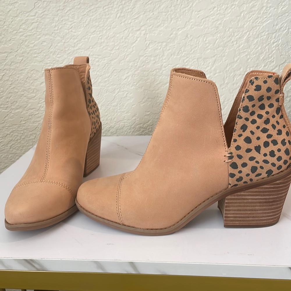 TOMS Women's Everly Cutout Fashion Boot